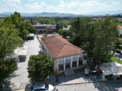Νέα ζωή στο ιστορικό κτίριο του κεντρικού καφενείου της Ελασσόνας 